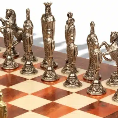 Ensemble Florentine Renaissance Echiquier en Bois d'Orme et de Bruyère & Jeu d'Echecs en Métal - Image 3