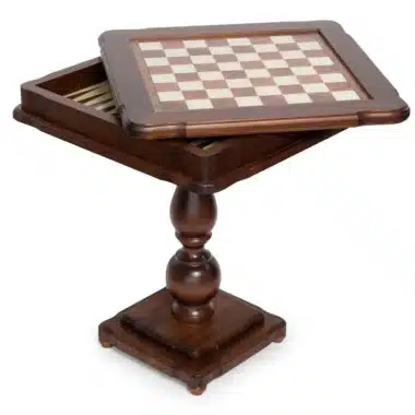 Table ouverte révélant le damier de backgammon intérieur