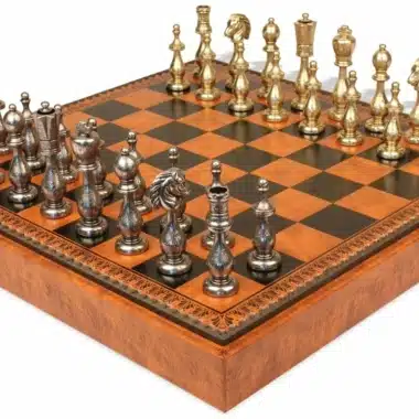 Ensemble Oriental Echiquier en Similcuir avec Rangement et Pièces d'Echecs en Métal Filigrane