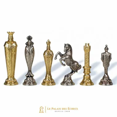 Pièces médiévales mixtes argent et or : roi, fou, cavalier et tour alignés