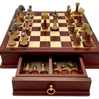 Ensemble Classic XV Echiquier en Bois d'Acajou et Erable et Jeu d'Echecs en Bois et Métal