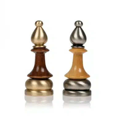 Ensemble de Jeu d'Échecs en Laiton Massif et Bois avec Échiquier en Noyer de Bruyère Finition Brillante - Image 9