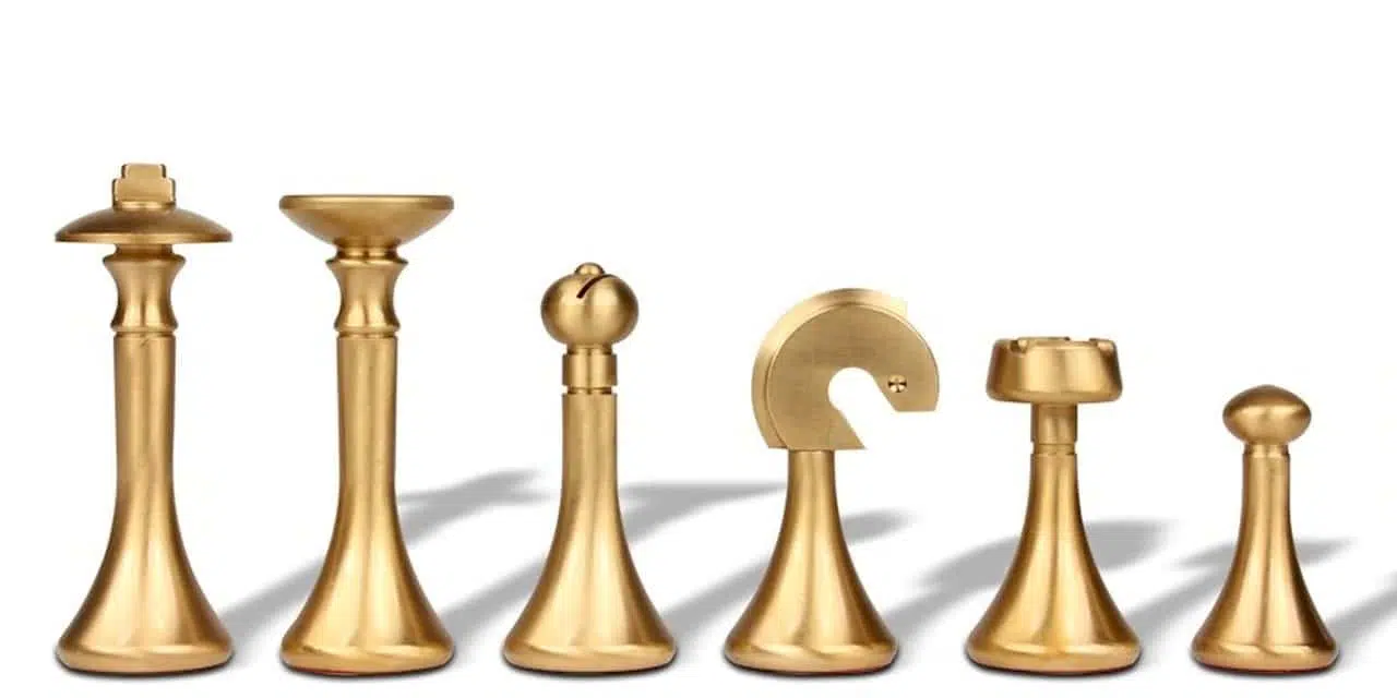 Ensemble Contemporain Gris Echiquier en Bois d'Erable & Jeu d'Echecs en Laiton Massif - Image 8