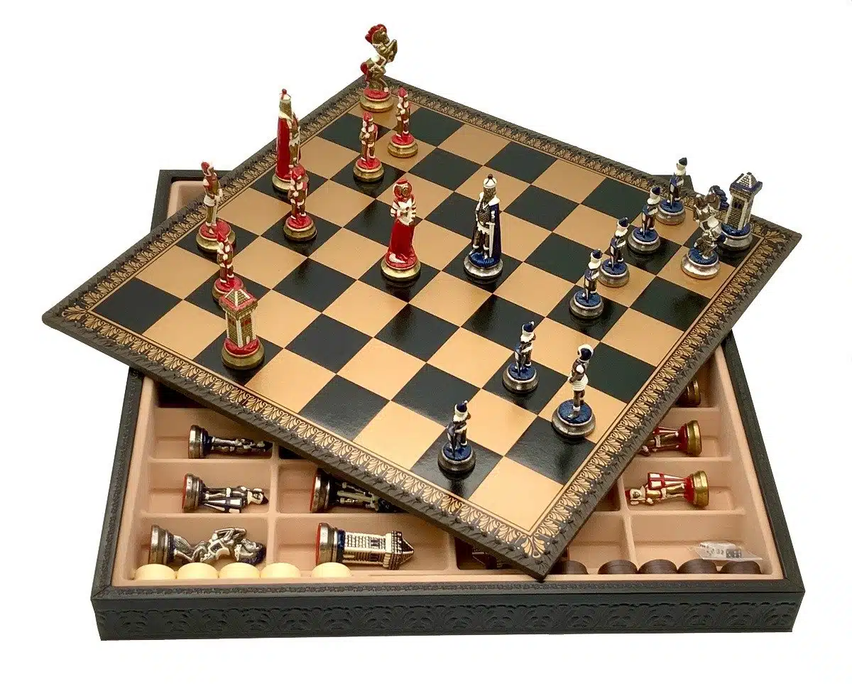 Ensemble Mary Stuart III Echiquier en Similicuir & Jeu d'Echecs en Métal Peint à la Main - Image 2