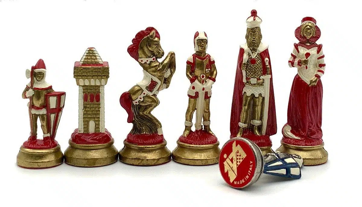 Ensemble Mary Stuart III Echiquier en Similicuir & Jeu d'Echecs en Métal Peint à la Main - Image 8