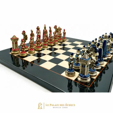 Jeu d'échecs Mary Stuart IV, vue rapprochée des pièces rouges et bleues sur échiquier laqué