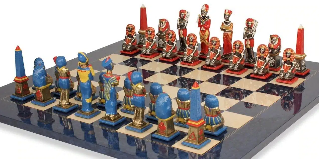 Ensemble Egypte III Echiquier en Bois d'Erable & Jeu d'Echecs en Métal Massif Peint à la Man - Image 6