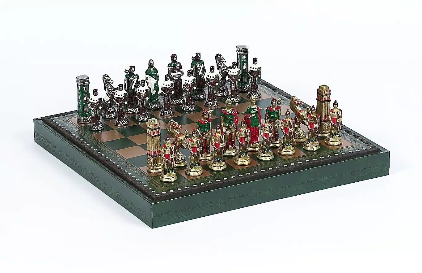 Ensemble Romains vs Barbares : Echiquier en Similicuir & Jeu d'Echecs en Métal Peint à la main