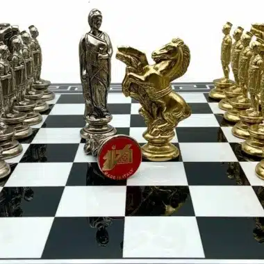 Ensemble César IV Grand Echiquier en Bois Noir et Blanc et Pièces d'Echecs en Métal - Image 2