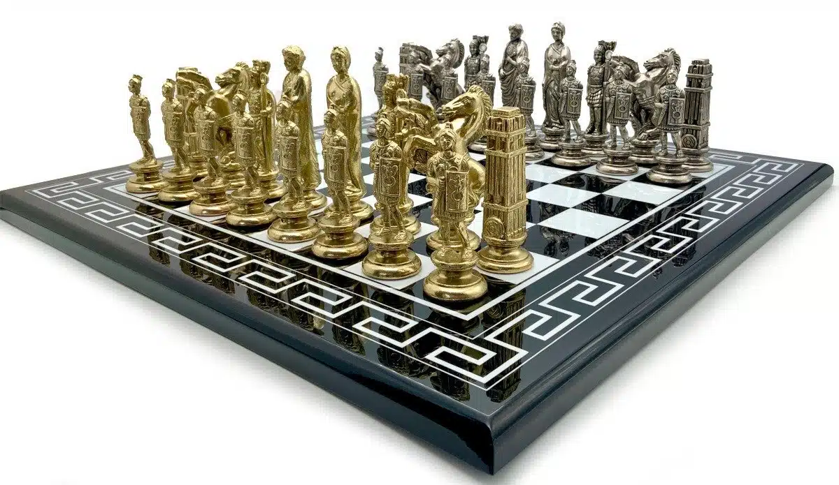 Ensemble César IV Grand Echiquier en Bois Noir et Blanc et Pièces d'Echecs en Métal - Image 4