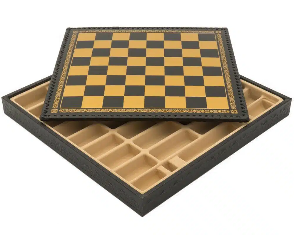 Ensemble Mary Stuart III Echiquier en Similicuir & Jeu d'Echecs en Métal Peint à la Main - Image 11
