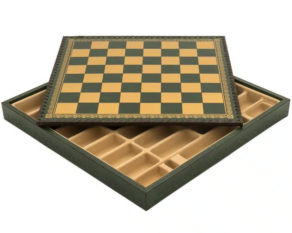 Ensemble Romains vs Barbares : Echiquier en Similicuir & Jeu d'Echecs en Métal Peint à la main - Image 9