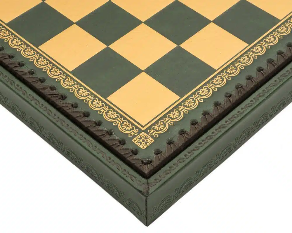 Ensemble Romains vs Barbares : Echiquier en Similicuir & Jeu d'Echecs en Métal Peint à la main - Image 7
