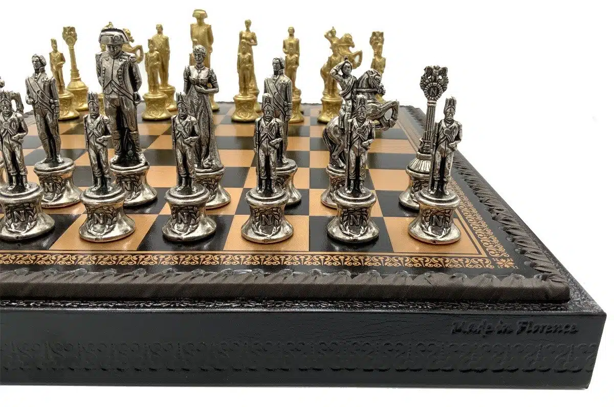 Ensemble Napoleon Echiquier en Similicuir & Jeu d'Echecs en Métal Massif - Image 5