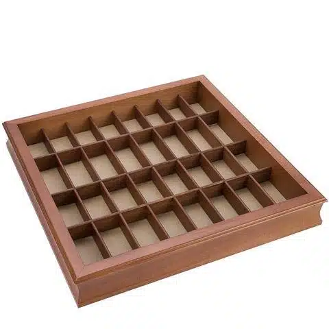 Ensemble Style Français Echiquier en Bois Massif et Plateau en Albâtre avec Compartiment de Rangement & Jeu d'Echecs en Laiton Massif - Image 5