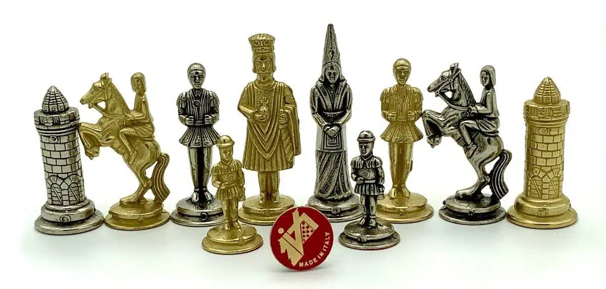 Ensemble Camelot Roi Arthur XIV Echiquier avec Rangement et Jeu d'Echecs en Métal - Image 9