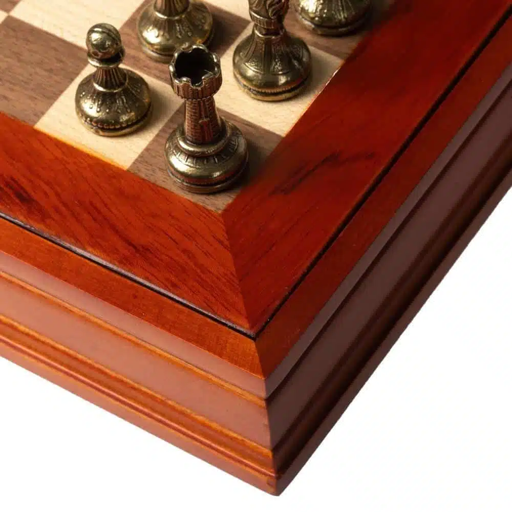 Ensemble Mignon Flower XI Echiquier avec Rangement en Bois de Noyer et Erable et Jeu d'Echecs en Métal - Image 7