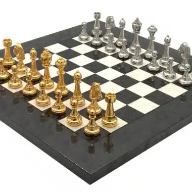 Ensemble Classic Flower 4 Echiquier en Bois d'Erable et de Bruyère et Jeu d'Echecs en Métal Plaqué Or et Argent