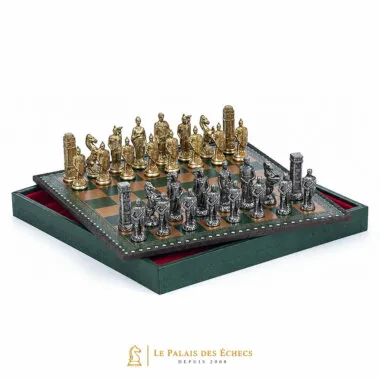 Coffret ouvert Romains vs Barbares montrant l'intérieur rouge et l'échiquier