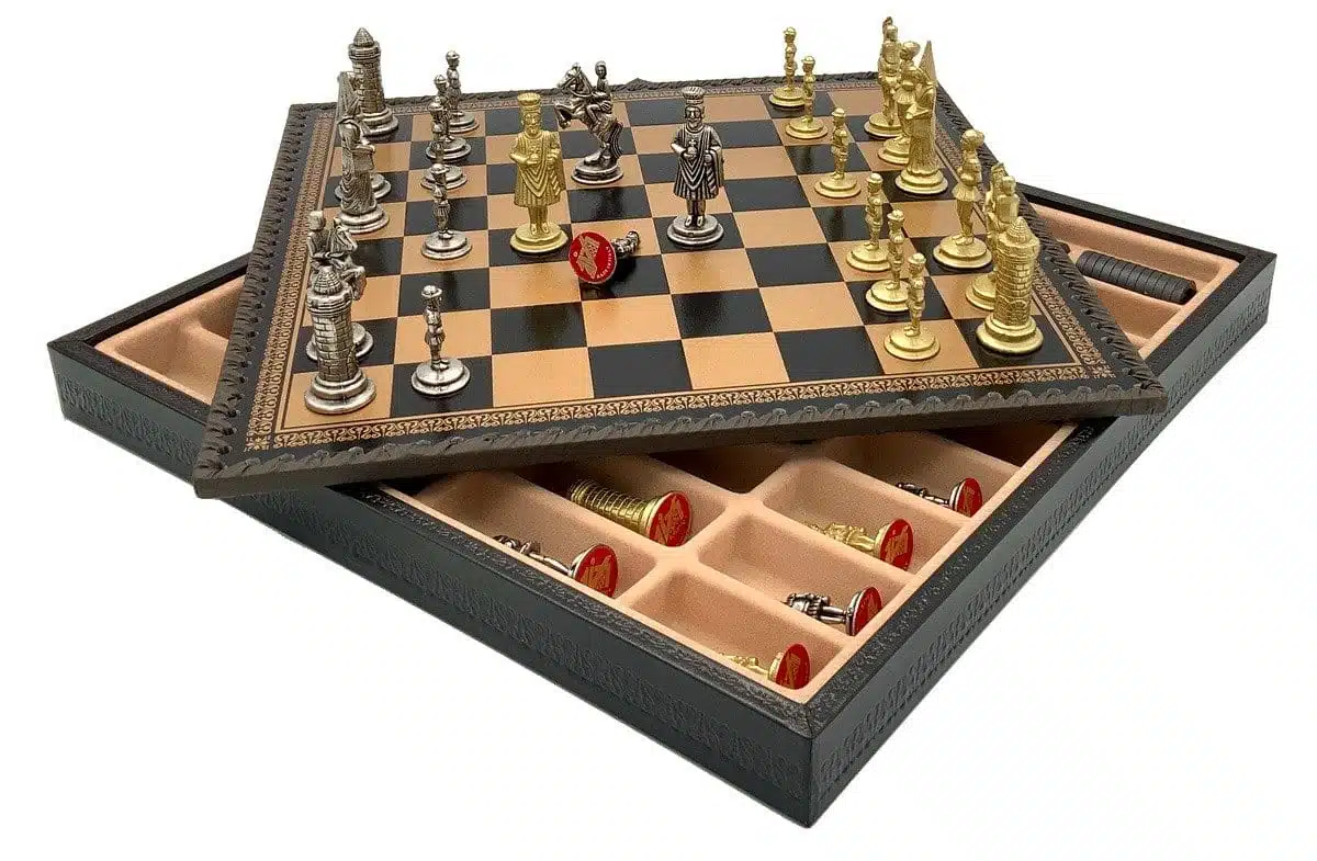 Ensemble Camelot Roi Arthur XIV Echiquier avec Rangement et Jeu d'Echecs en Métal - Image 2