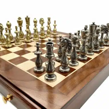 Ensemble Oriental III Echiquier en Bois d'Erable et de Rose Doré & Jeu d'Echecs en Métal - Image 4