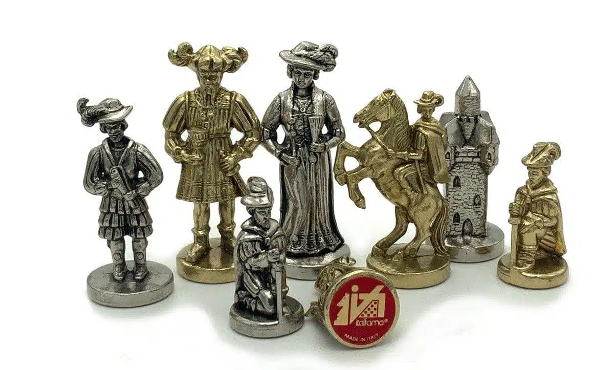 Ensemble Lanzichenecchi III Echiquier en Bois et Jeu d'Echecs en Métal - Image 4