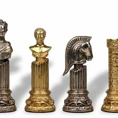 Détail des pièces Empire Romain III roi, dame, cavalier et tour dorés et argentés