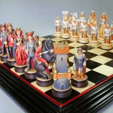 Jeu d'Echecs "Bergame Bouclier Côté Peint à l'Huile" en Bois des Alpes Massif Sculpté Traditionnellement