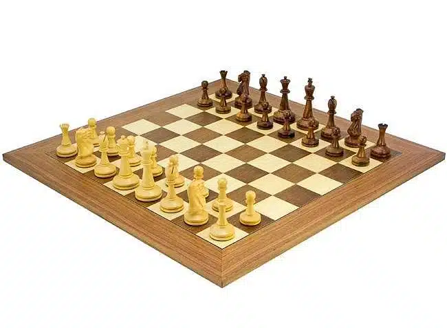 Ensemble Blackmore Echiquier en Bois de Noyer et d'Erable & Jeu d'Echecs en Bois de Rose Doré