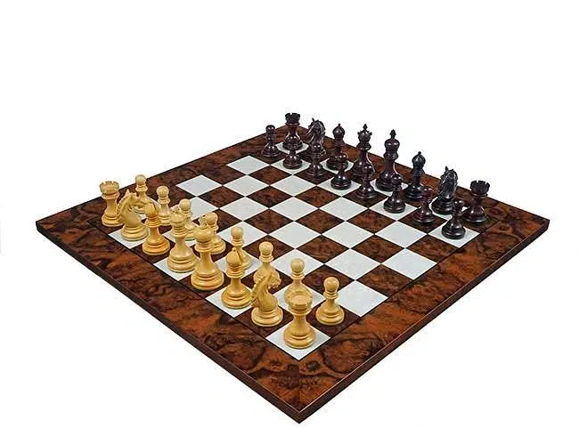Ensemble Garvi Luxe Echiquier en Racine de Noyer Foncé Laqué & Jeu d'Echecs en Bois de Rose