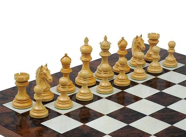 Ensemble Garvi Luxe Echiquier en Racine de Noyer Foncé Laqué & Jeu d'Echecs en Bois de Rose - Image 3