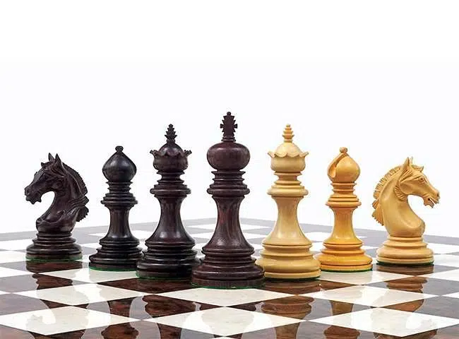 Ensemble Garvi Luxe Echiquier en Racine de Noyer Foncé Laqué & Jeu d'Echecs en Bois de Rose - Image 6