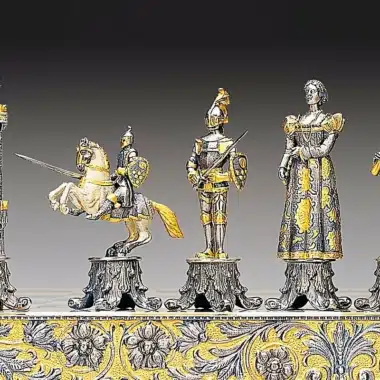 Ensemble "Médicis Vs Pazzi" Echiquier et Jeu d'Echecs en Bronze, Onyx et Or 24 Carats