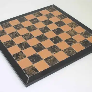 Ensemble Cuir et Laiton Echiquier en Cuir et Jeu d'Echecs en Laiton Plaqué Or et Argent - Image 3