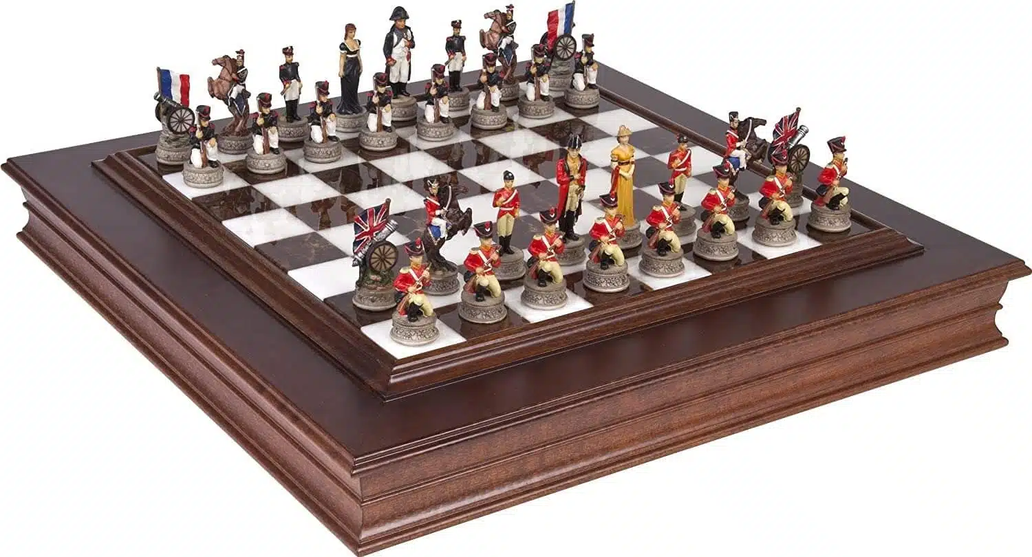 Ensemble Bataille de Waterloo 1 Echiquier en Bois et en Marbre et Jeu d'Echecs Peint à la Main