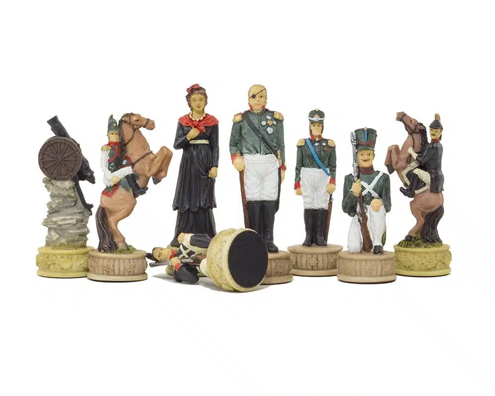 Ensemble Napoléon Campagne de Russie III Jeu d'Echecs en Résine et Echiquier en Bois d'Erable Noir - Image 8