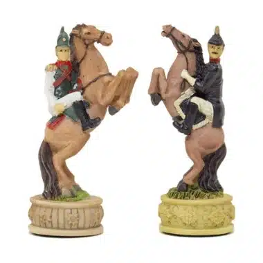 Ensemble Napoléon Campagne de Russie II Jeu d'Echecs en Résine et Echiquier en Similicuir Noir - Image 17