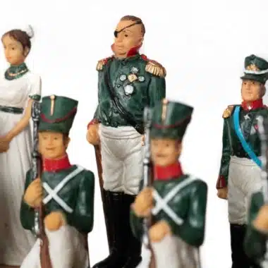 Ensemble Napoléon Campagne de Russie IV Jeu d'Echecs en Résine et Echiquier en Bois Teinté Noir et Ivoire - Image 4
