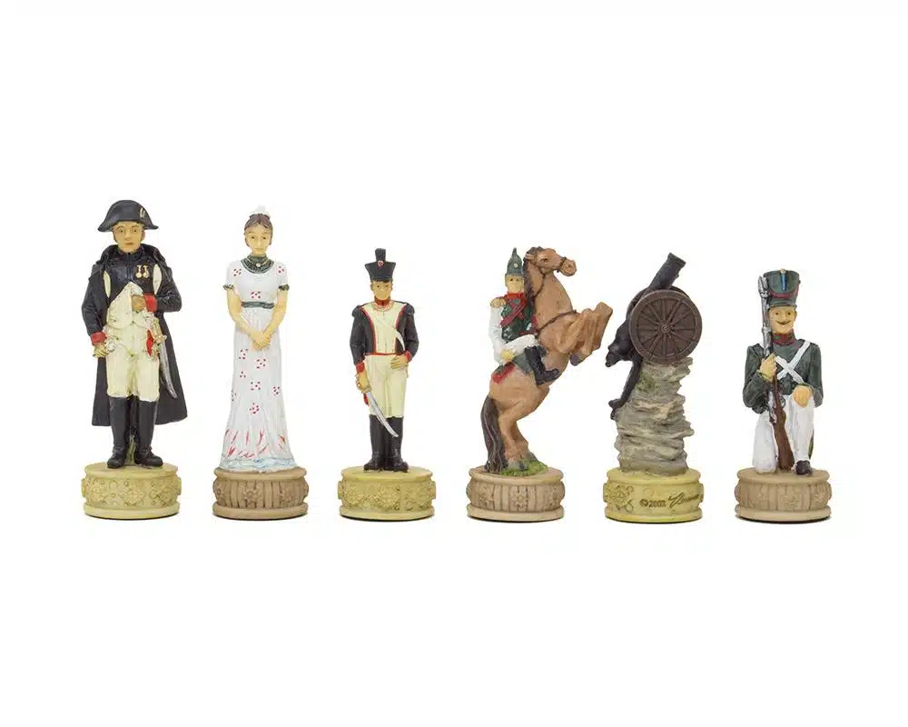 Ensemble Napoléon Campagne de Russie III Jeu d'Echecs en Résine et Echiquier en Bois d'Erable Noir - Image 6