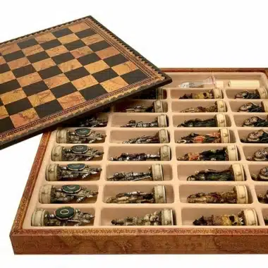 Ensemble Mort-Vivant III Echiquier en Similicuir Ancien Monde Avec Rangement et Jeu d'Echecs en Résine Peint à la Main - Image 4