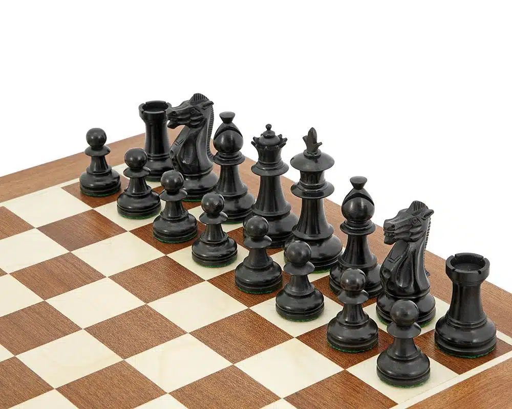 Ensemble Fleur Royale Echiquier en Bois d'Acajou et Erable, Jeu d'Echecs en Bois de Buis Ebonisé - Image 2