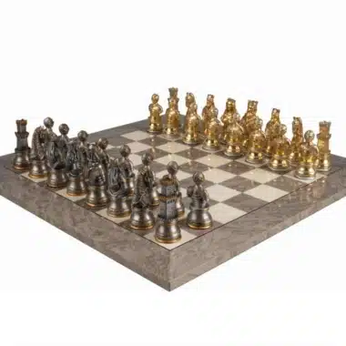 Ensemble Médiéval Royal complet sur échiquier en bois de frêne gris brillant