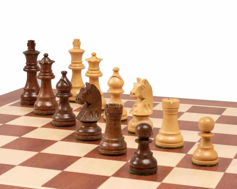 Ensemble Novice Echiquier en Bois d'Acajou, Jeu d'Echecs en Bois d'Acacia et de Buis & Coffret de Rangement en Wenge - Image 3
