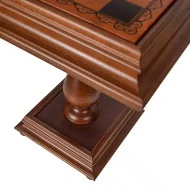 Table échiquier, détail du plateau et de la jonction avec le pied balustre