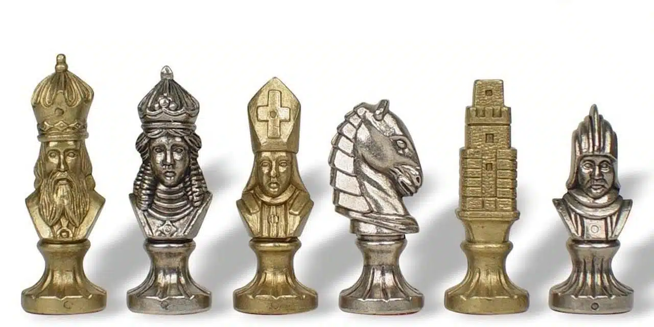 Ensemble Moncada Echiquier en Bois Massif, Plateau en Albâtre de Toscane & Jeu d'Echecs en Métal - Image 2
