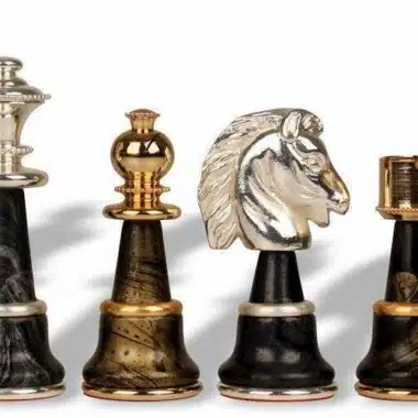 Ensemble Staunton Fantasy XL 2 Echiquier en Cuir Véritable & Jeu d'Echecs en Laiton et Bois Plaqué Or et Argent - Image 8