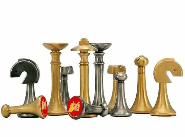 Ensemble Contemporain Gris Echiquier en Bois d'Erable & Jeu d'Echecs en Laiton Massif - Image 10