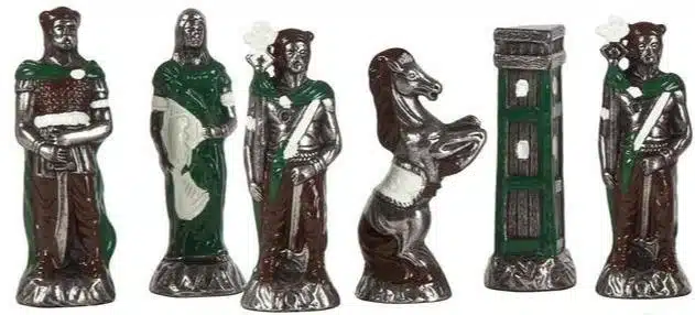Jeu d'Echecs en Métal Peint à la Main Romains vs Barbares - Image 2