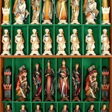 Jeu d'Echecs "Renaissance Peint à l'Huile" en Bois des Alpes Massif Sculpté Traditionnellement
