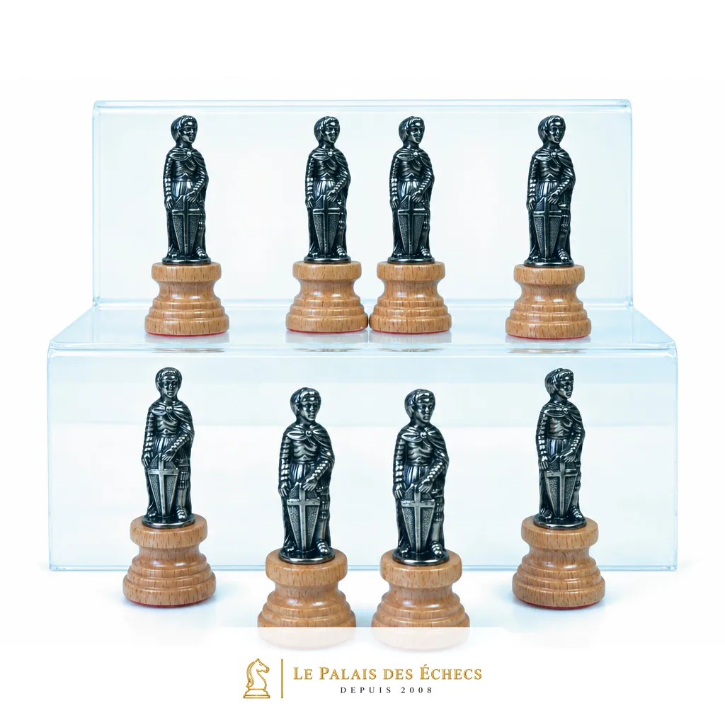 Pions et tours du jeu d'échecs Florence représentant des soldats argentés